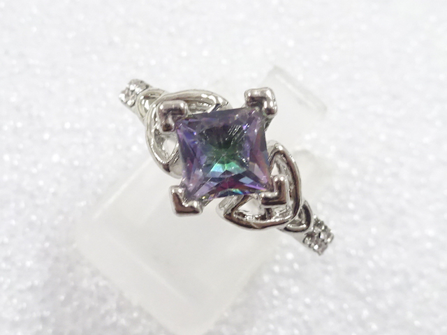 JAPANESE KIMONO / ANTIQUE COLORED STONE RING (SIZE 15)